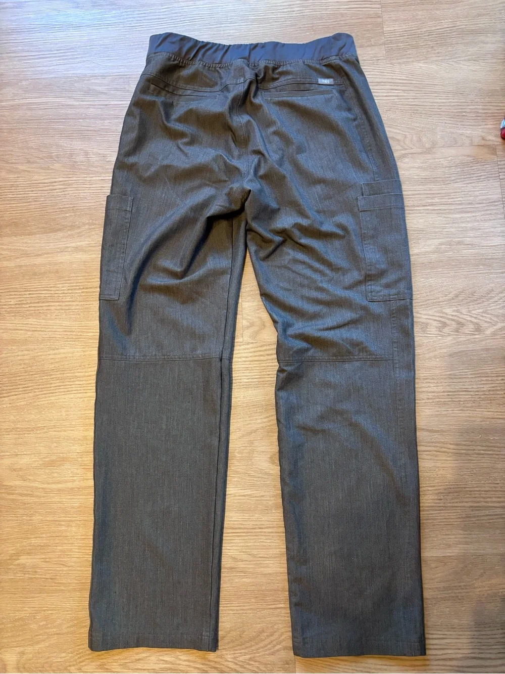 FIGS Men’s L Axim Straight-Leg Scrub Pant Cargo Pocket Graphite Gray Flaw*